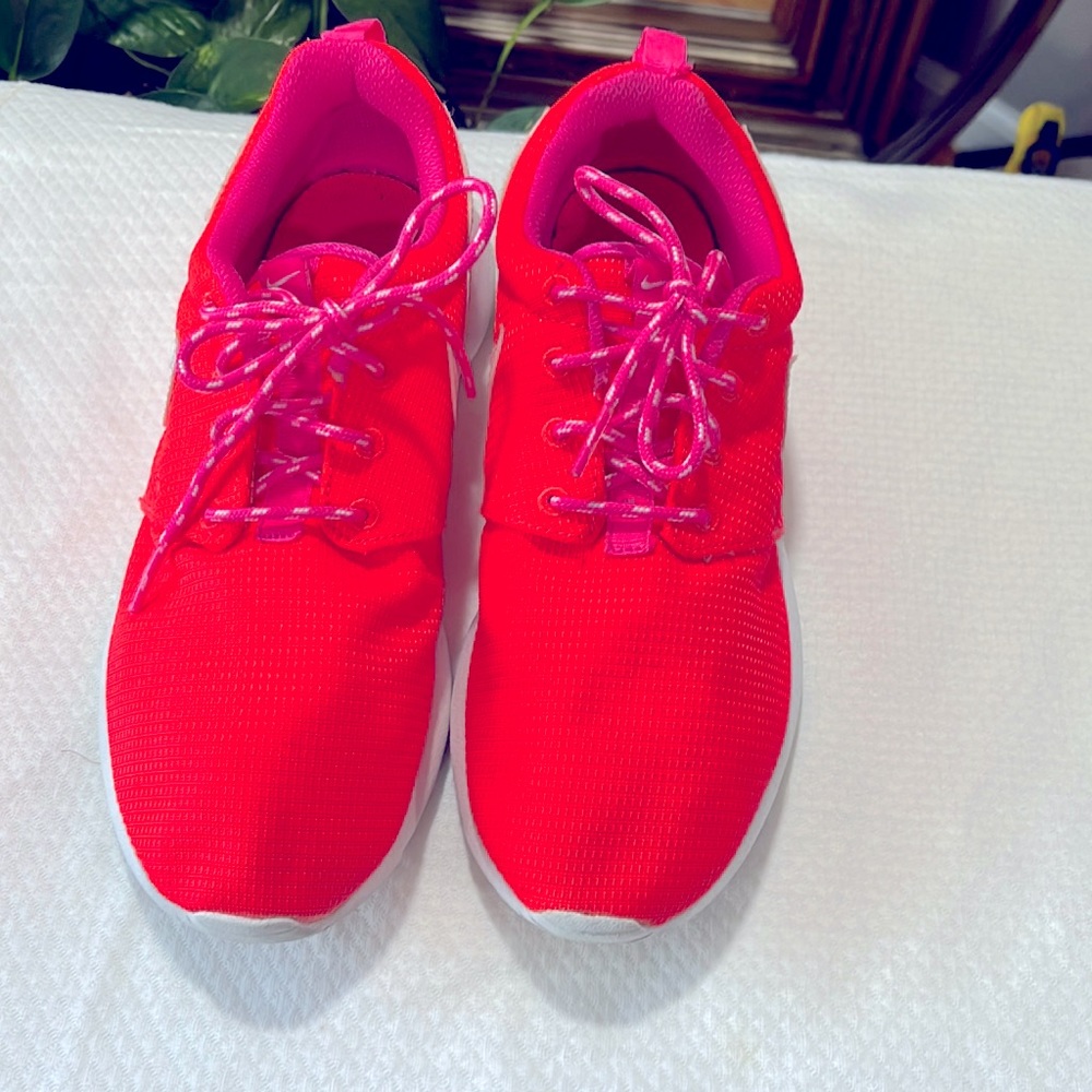 Nike girls sneakers
